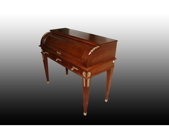 French rolltop desk, Empire style, from the 1800s, made of rosewood with gilded bronzes