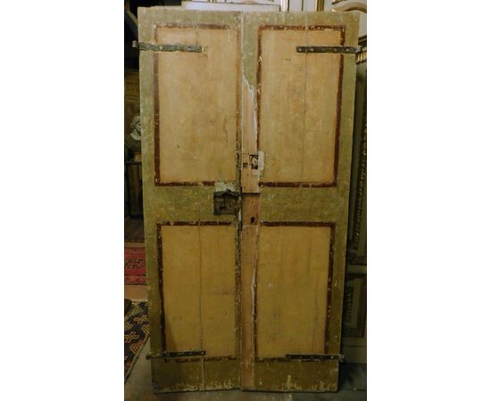 PTL712 - Umbrian door, lacquered and painted, 18th century, opening cm W 102 x H 204
