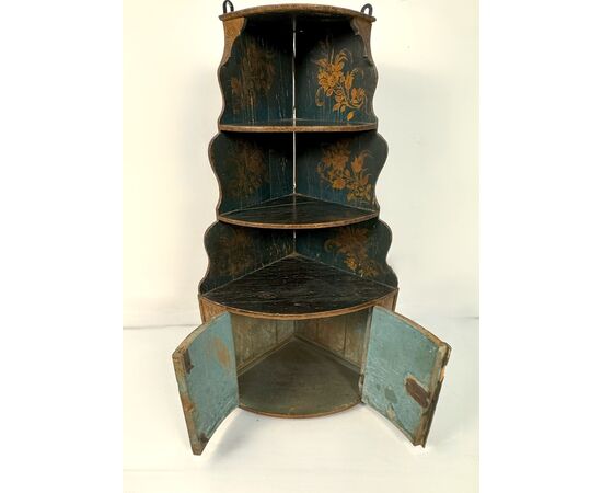 Hanging corner cabinet, Piedmont, 18th century