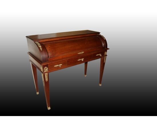 French rolltop desk, Empire style, from the 1800s, made of rosewood with gilded bronzes