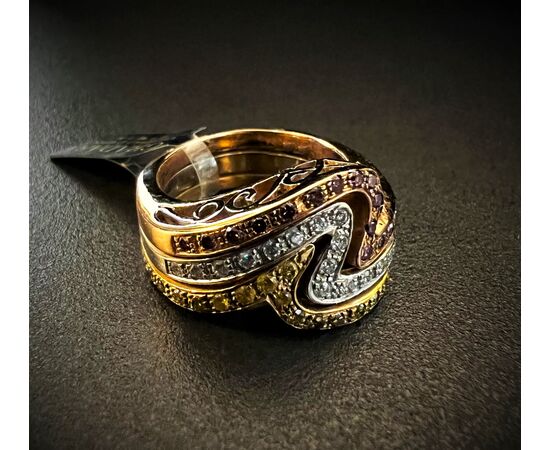 Band ring with FANCY pink, yellow, and white Diamonds 1.5 ct.