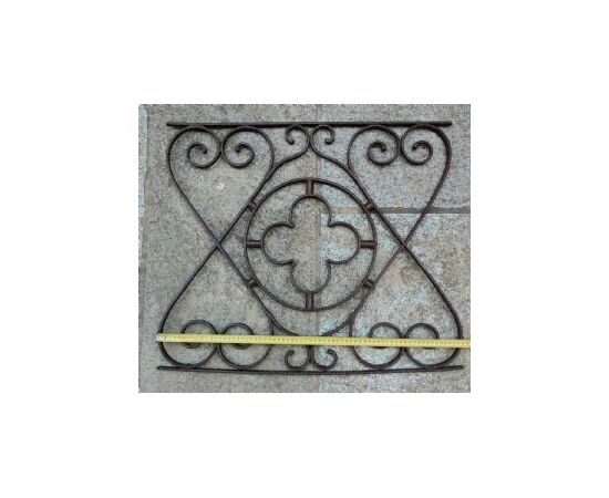 Inferriata in ferro forgiato fine XVII secolo
