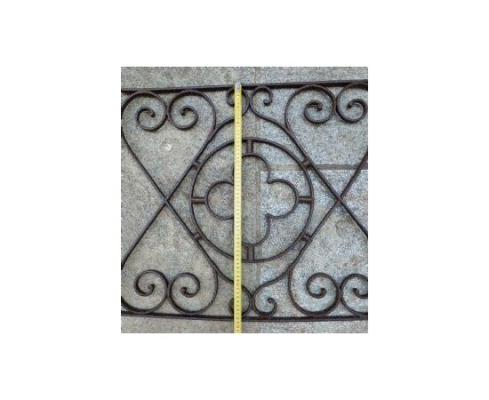 Inferriata in ferro forgiato fine XVII secolo