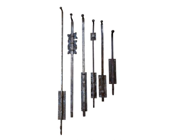 Vasto assortimento di catenacci in ferro forgiato XVII-XVIII secolo