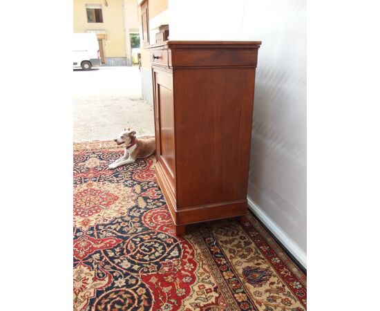 CREDENZINO A UNA PORTA IN NOCE STILE LUIGI FILIPPO EPOCA PRIMI 900