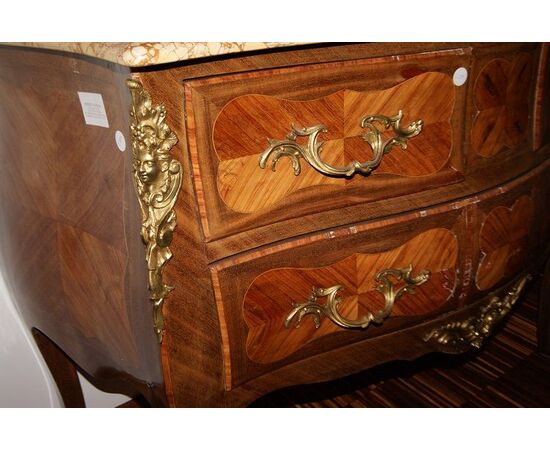 Antique French Louis XV style commode from the 1800s in rosewood and violet wood
