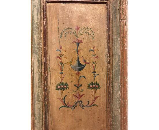 PTL712 - Umbrian door, lacquered and painted, 18th century, opening cm W 102 x H 204