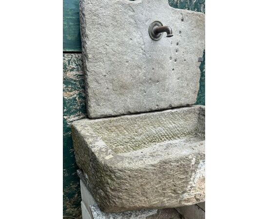 DARS681 - Antica fontana a muro, epoca '800, misure cm L 115 x H 115 x P 66