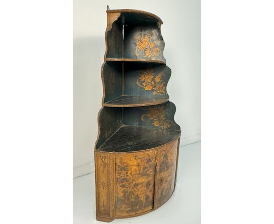 Hanging corner cabinet, Piedmont, 18th century