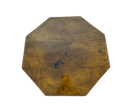 Tulip bedside table veneered in walnut, first half of the 19th century