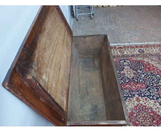 SMALL WALNUT CUPBOARD IN LOUIS XVI STYLE, EARLY 1800S cm 116xP53xH84