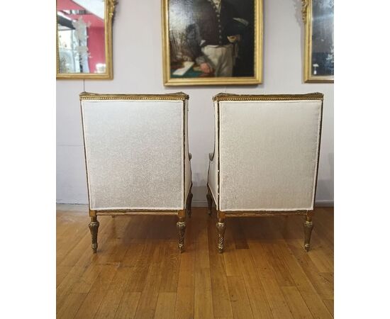 PAIR OF 19TH CENTURY BERGÈRE ARMCHAIRS