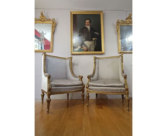 PAIR OF 19TH CENTURY BERGÈRE ARMCHAIRS