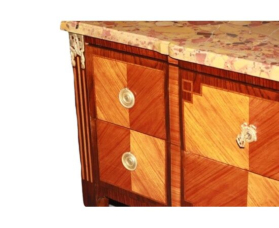 French chest of drawers from the second half of the 19th century, Louis XVI style, in rosewood.
