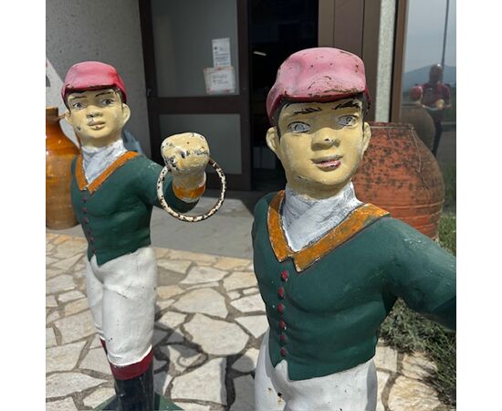 Antica coppia di sculture made in Usa  in ghisa da giardino -Fantini con anello per Cavalli . Mis Altezza cm 125 Larghezza cm 70