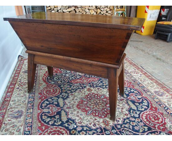 SMALL WALNUT CUPBOARD IN LOUIS XVI STYLE, EARLY 1800S cm 116xP53xH84