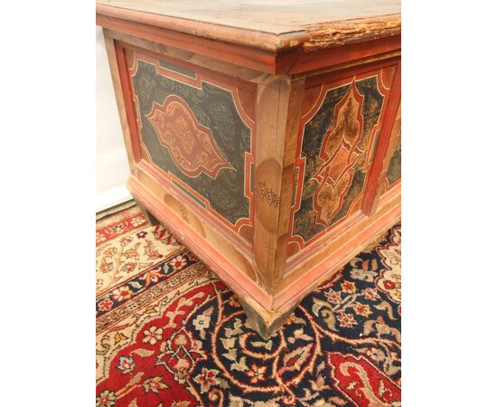 LACQUERED CHEST, 1800s ALSACE - cm L137xP67xH65