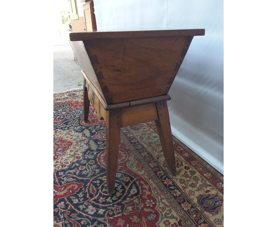 SMALL WALNUT CUPBOARD IN LOUIS XVI STYLE, EARLY 1800S cm 116xP53xH84