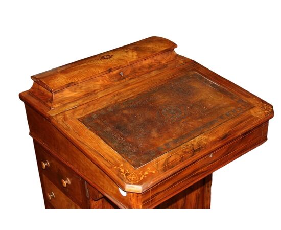 English Davenport writing desk from the 1800s with Victorian inlays
