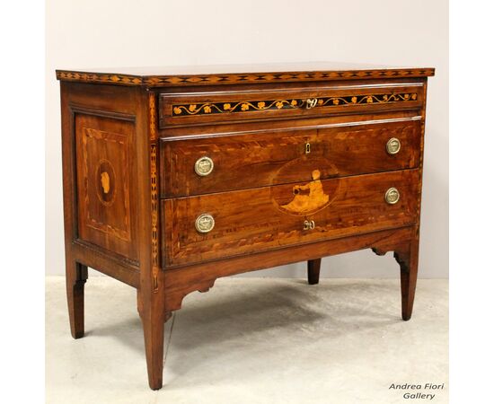 Antique inlaid walnut Louis XVI chest of drawers - Italy 18th century
