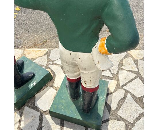 Antica coppia di sculture made in Usa  in ghisa da giardino -Fantini con anello per Cavalli . Mis Altezza cm 125 Larghezza cm 70