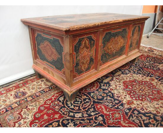 LACQUERED CHEST, 1800s ALSACE - cm L137xP67xH65