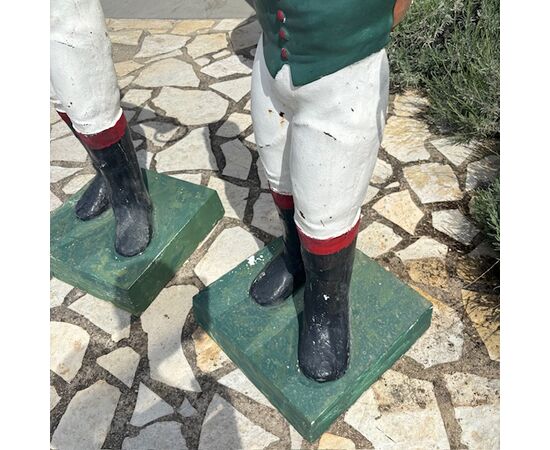 Antica coppia di sculture made in Usa  in ghisa da giardino -Fantini con anello per Cavalli . Mis Altezza cm 125 Larghezza cm 70