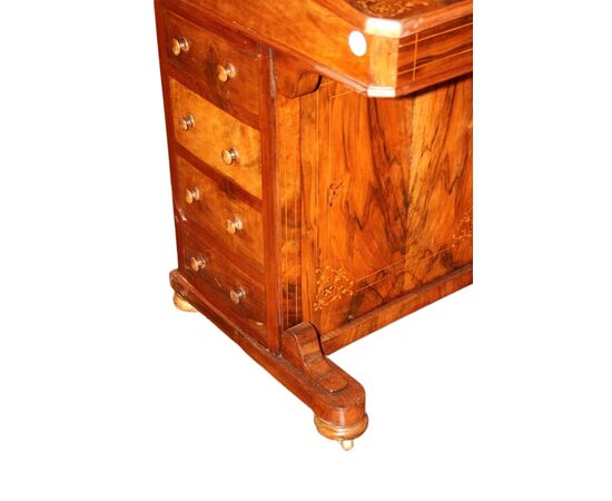 English Davenport writing desk from the 1800s with Victorian inlays