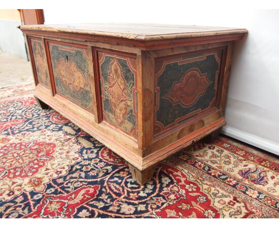 LACQUERED CHEST, 1800s ALSACE - cm L137xP67xH65
