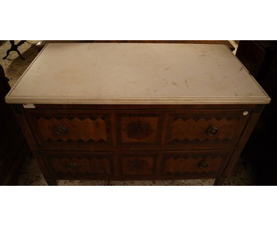 Antique Italian chest of drawers from the 1800s, Louis XVI style, richly inlaid.