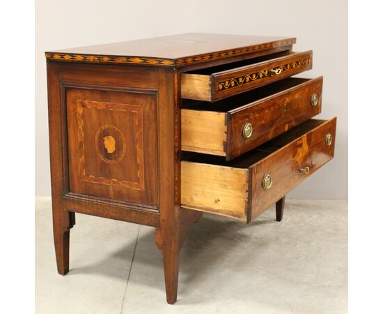 Antique inlaid walnut Louis XVI chest of drawers - Italy 18th century