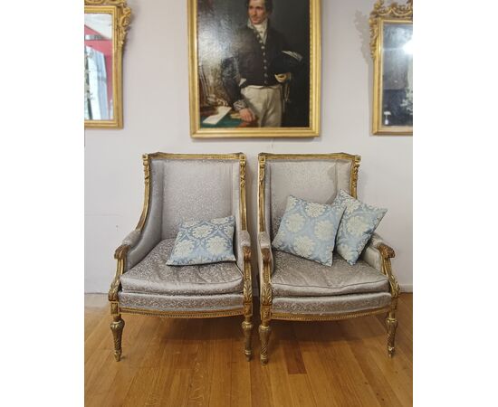 PAIR OF 19TH CENTURY BERGÈRE ARMCHAIRS