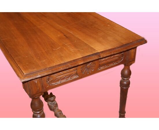 French desk from the 1800s with a turned base