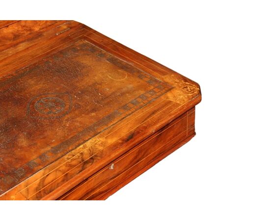 English Davenport writing desk from the 1800s with Victorian inlays