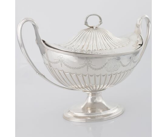 George III sterling silver soup tureen and lid, Paul Storr, London, 1813