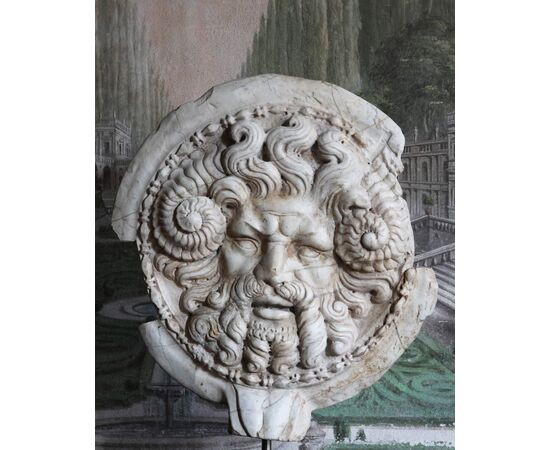 Oscillum, Jupiter and Medusa, statuary marble