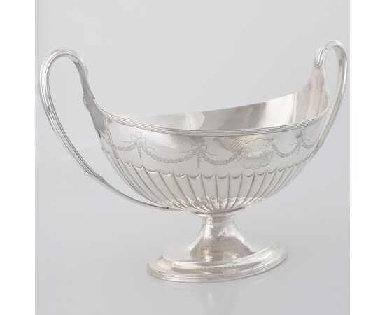 George III sterling silver soup tureen and lid, Paul Storr, London, 1813
