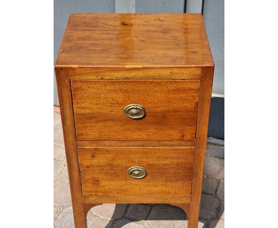 Pair of Venetian walnut bedside tables, Directory period (early 19th century)