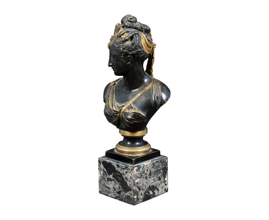 Small bronze ornament - Bust of woman. Italy, early 19th century.