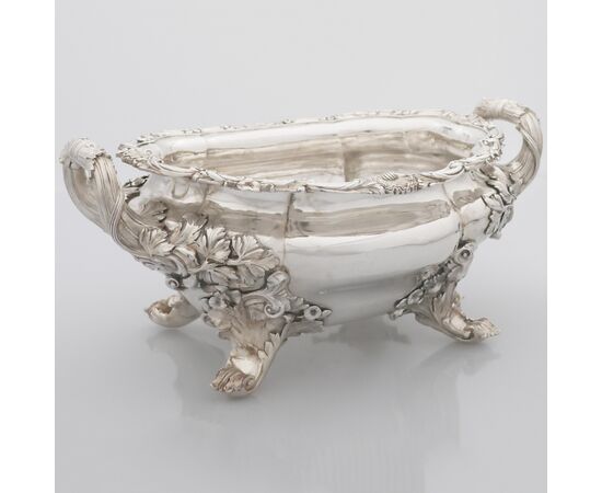 Queen Victoria sterling silver tureen, William Ker Reid, London, 1838