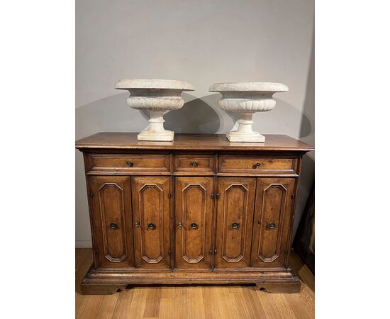 PAIR OF WHITE MARBLE BOWLS, 18TH CENTURY