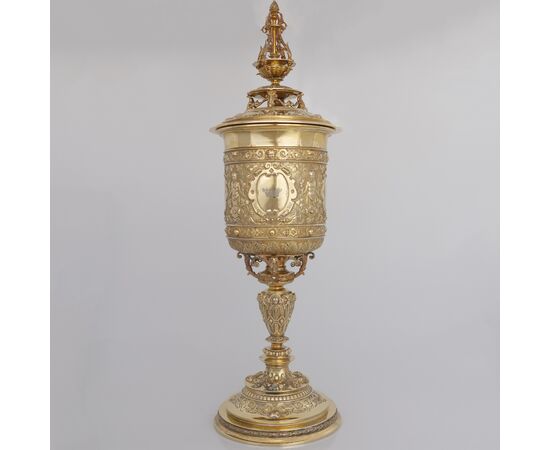 Queen Victoria vermeil sterling silver lidded cup, Goldsmiths & Silversmiths Co Ltd, London, 1899