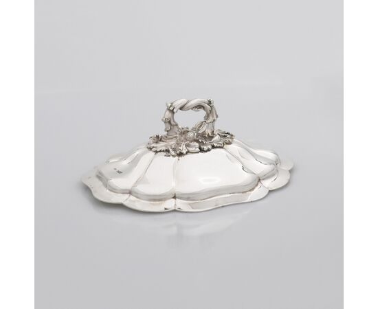 Queen Victoria sterling silver tureen, William Ker Reid, London, 1838