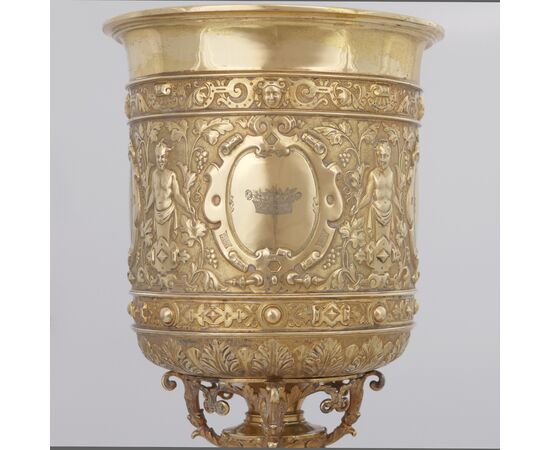 Queen Victoria vermeil sterling silver lidded cup, Goldsmiths & Silversmiths Co Ltd, London, 1899