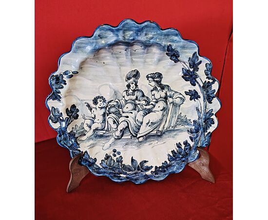 Coppia di piatti in ceramica dipinti