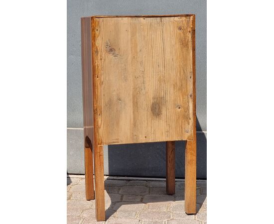 Pair of Venetian walnut bedside tables, Directory period (early 19th century)