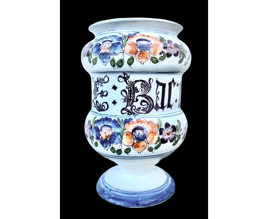 Maiolica 'bobbin' albarello with floral decoration. Manardi manufacture. Bassano.