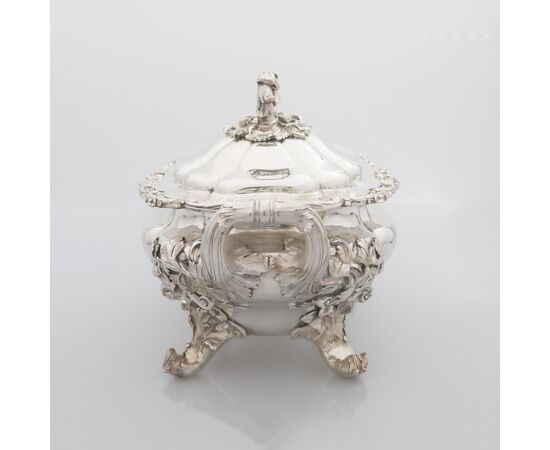 Queen Victoria sterling silver tureen, William Ker Reid, London, 1838