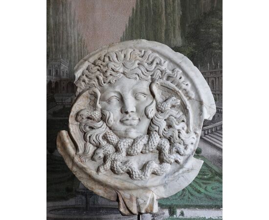 Oscillum, Jupiter and Medusa, statuary marble