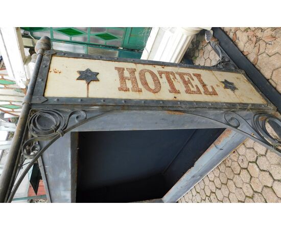 DARS645 - Tettoia per ingresso di hotel, epoca '800, misure cm L 200 x H 200 x P 150